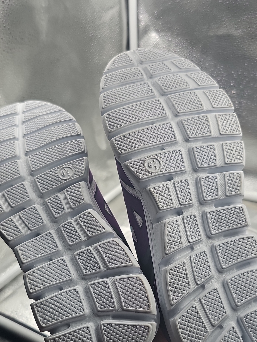 W Purple And White Shoe Sz 6.5 - Picture 5 of 5
